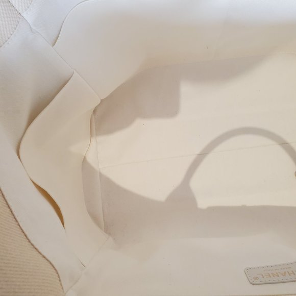 Chanel Deauville Tote - Picture 4 of 17